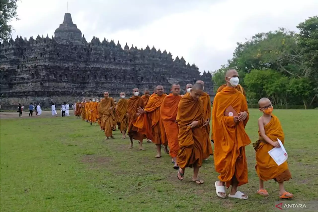 Program latih diri Pabbajja Samanera/Samaneri di Borobudur