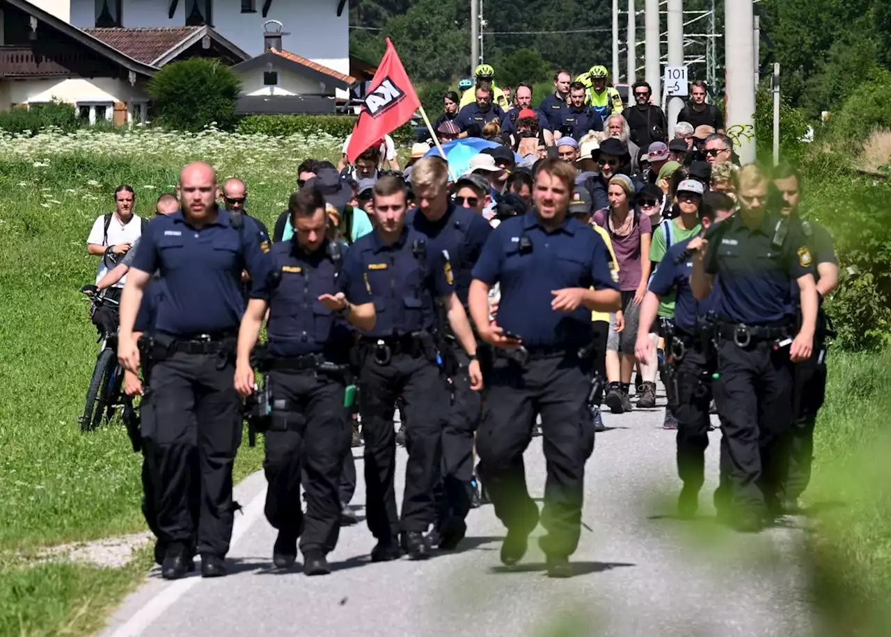 „Entwürdigend“: G7-Gegner kritisieren Demo an Schloss Elmau