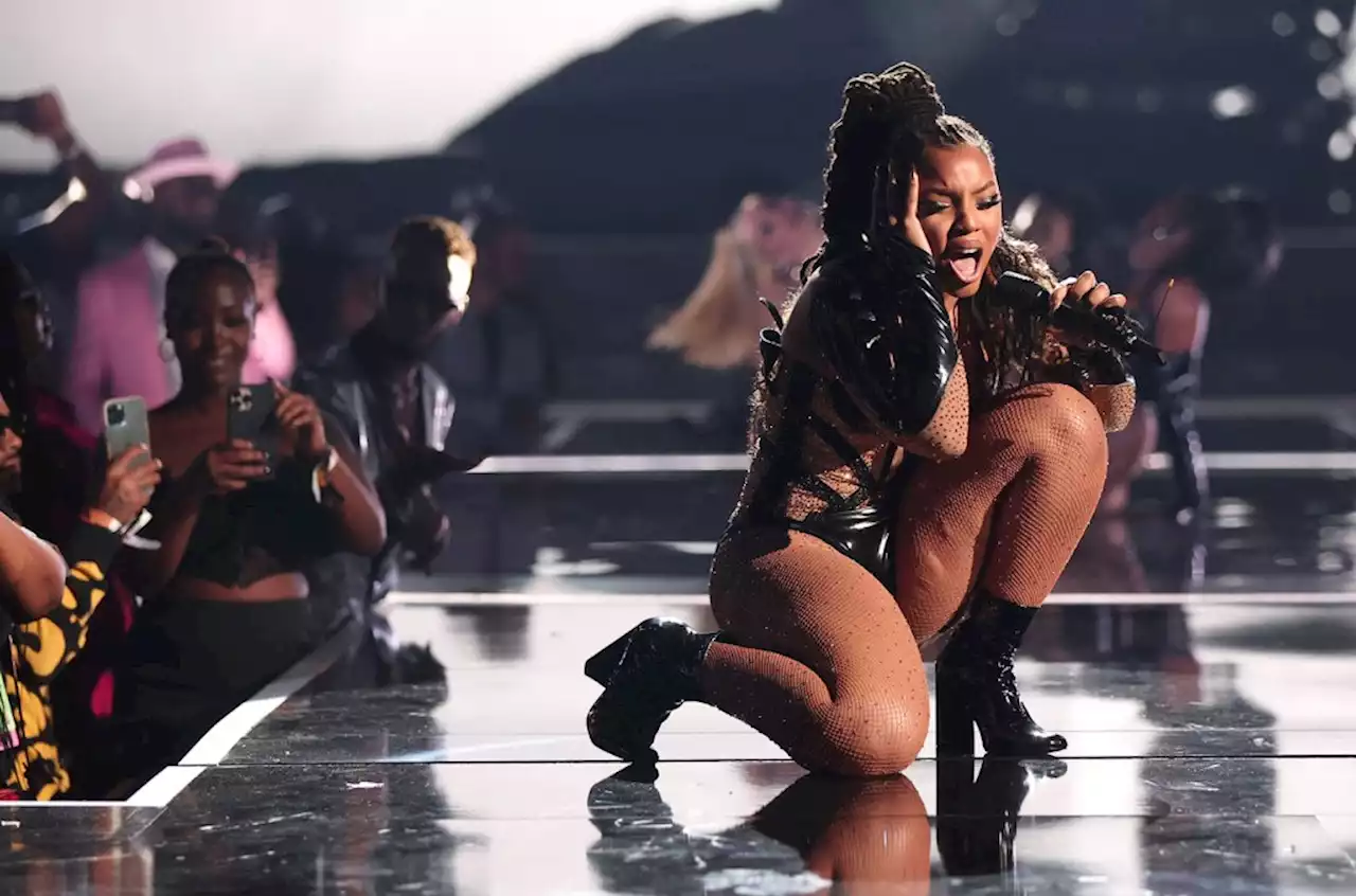 Chloe Delivers a Sensual ‘Surprise’ at 2022 BET Awards