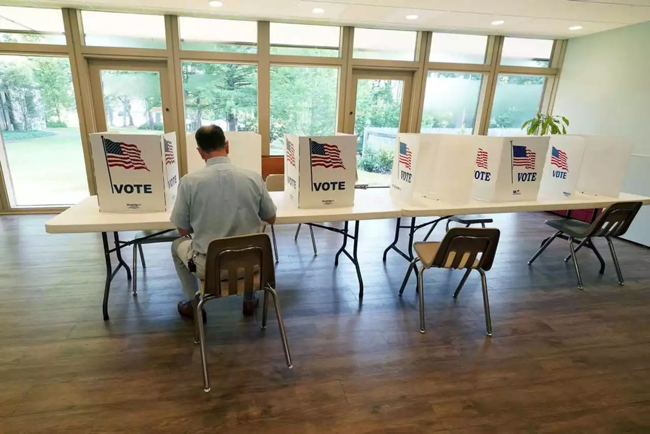 Bad sign for Democrats as more than 1 million voters switch to GOP