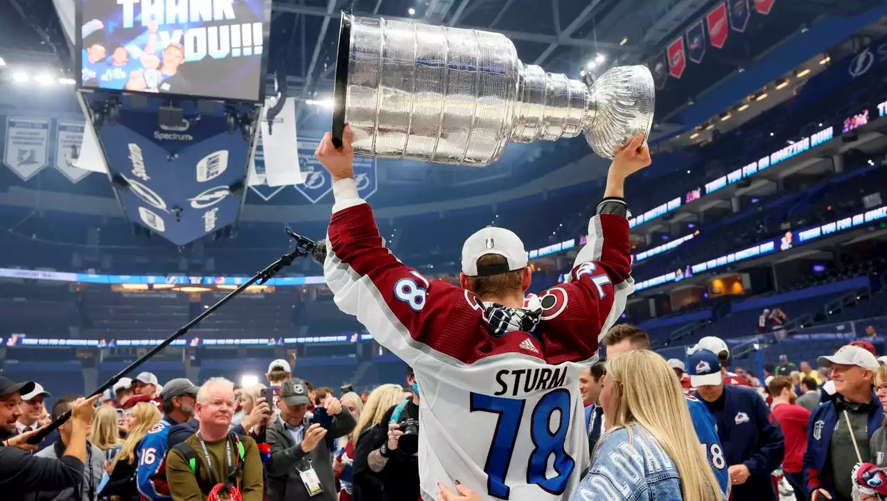 NHL: Nico Sturm und die Colorado Avalanche holen den Stanley Cup