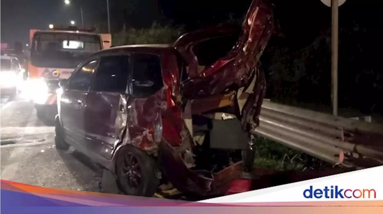 4 Orang Luka Berat dalam Kecelakaan Beruntun di Tol Cipularang