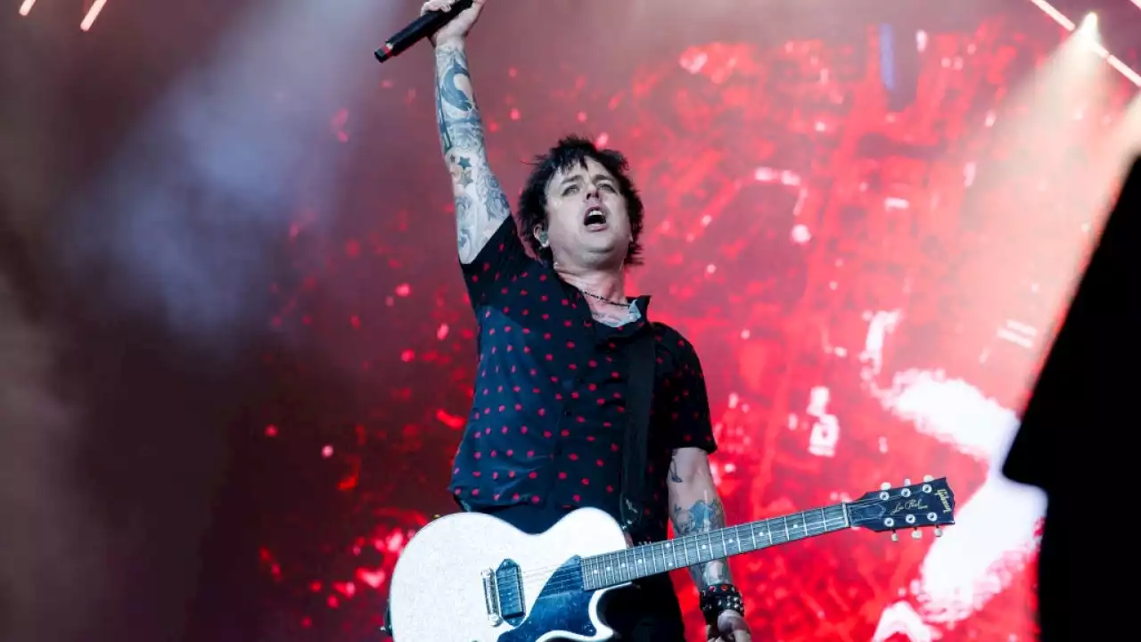 Billie Joe Armstrong Proclaims He Is Renouncing His U.S. Citizenship