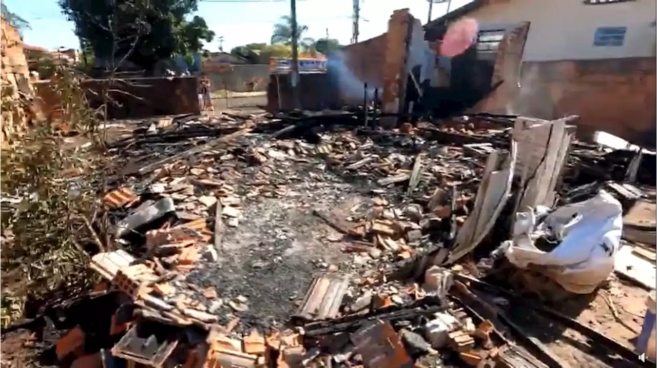 Homem morre carbonizado depois de salvar irmão de incêndio no interior de SP