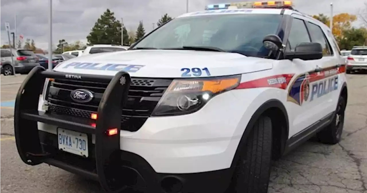 Man dead after car crashes into pole in Vaughan: police - Toronto | Globalnews.ca