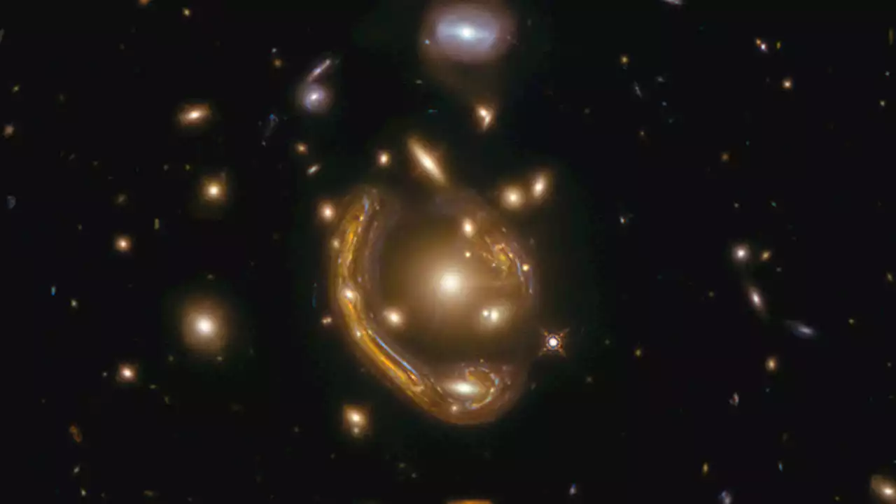 Molten 'Einstein Ring' Offers Glimpse Into a Galaxy 9.4 Billion Light-Years Away