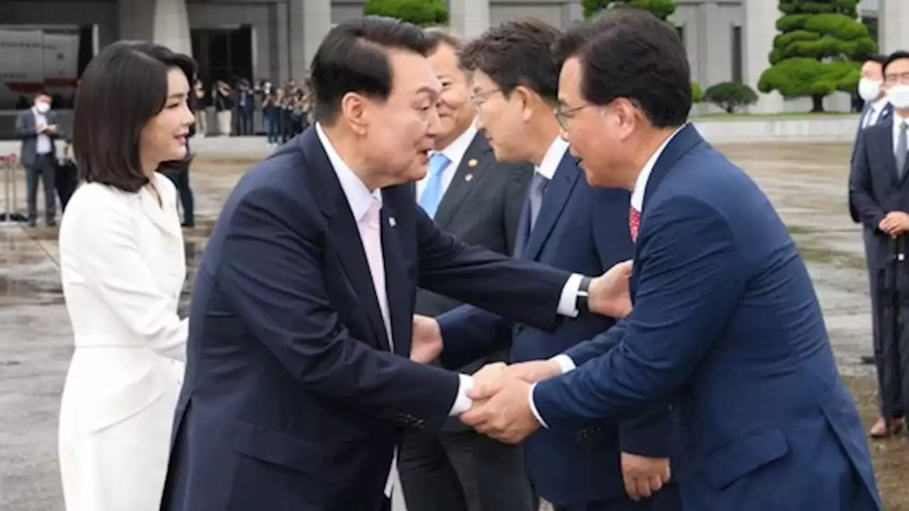 윤 대통령 출국 배웅 불참한 이준석 '대통령, 허례허식 멀리해'