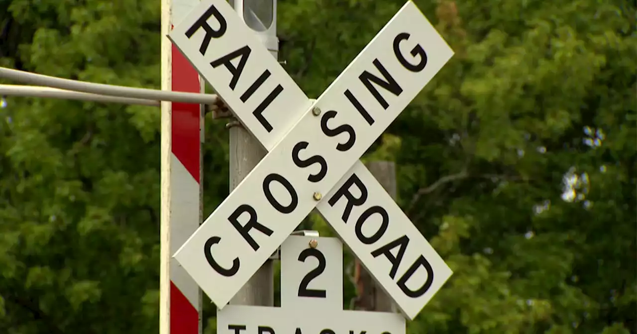 3 killed in Brentwood crash with Amtrak train