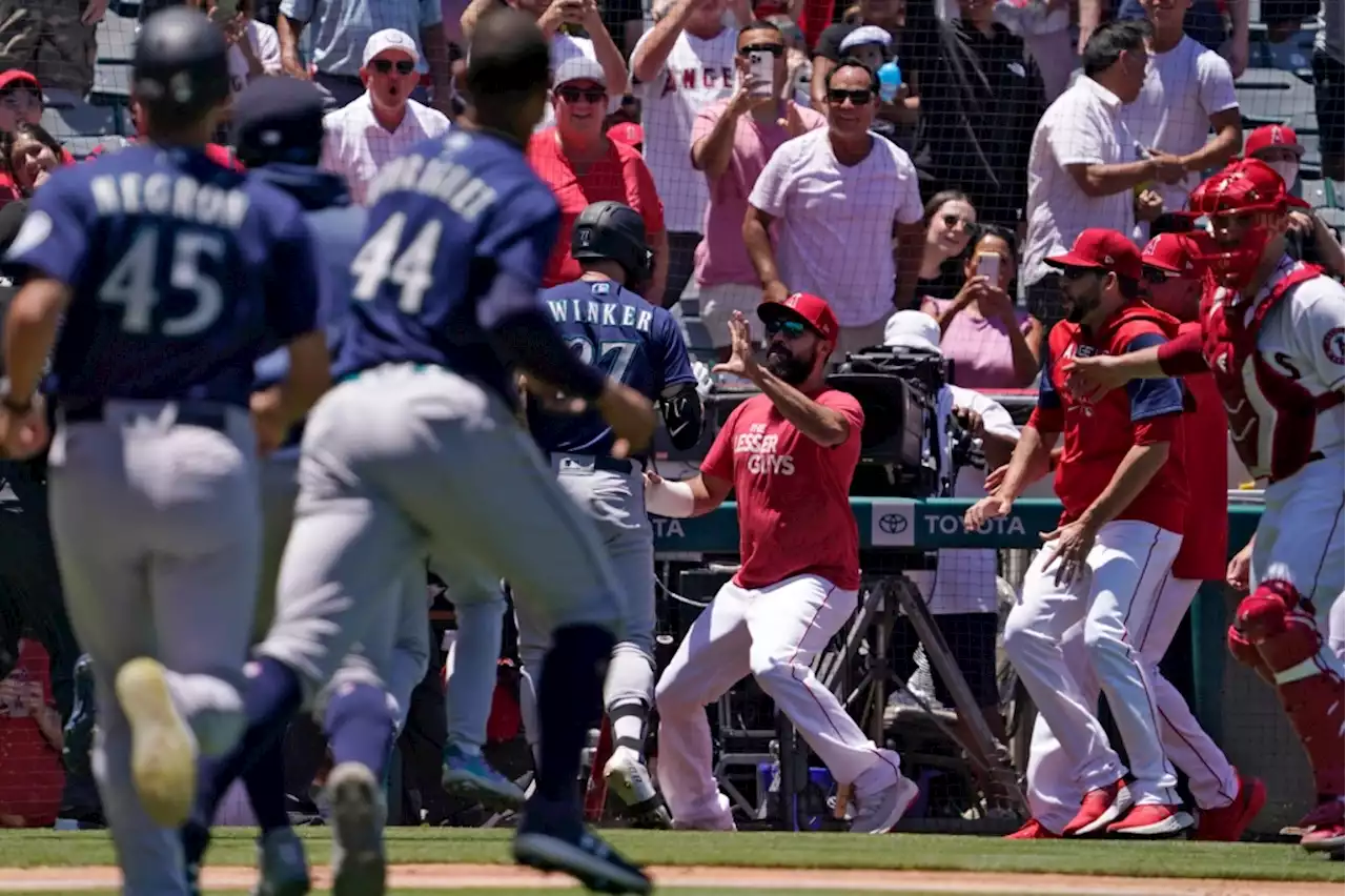 Angels brawled with Mariners and then pulled out much-needed victory