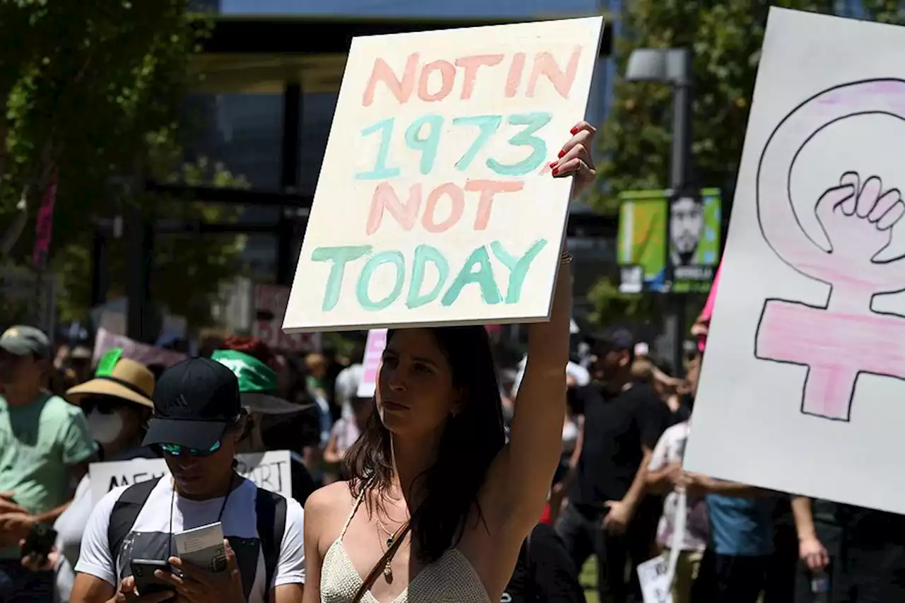 Meta exige a sus empleados no debatir sobre el aborto y la decisión de la Corte