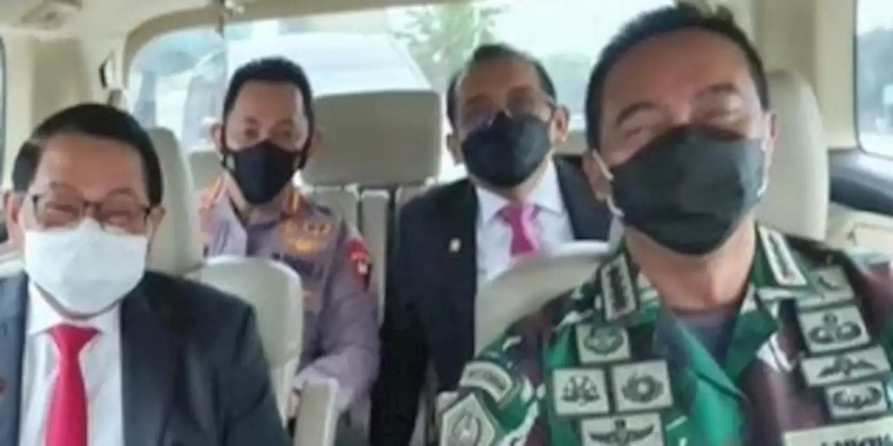 Potret Satu Mobil Isinya Orang Penting, Ada Panglima TNI Andika Sampai Kapolri Listyo | merdeka.com