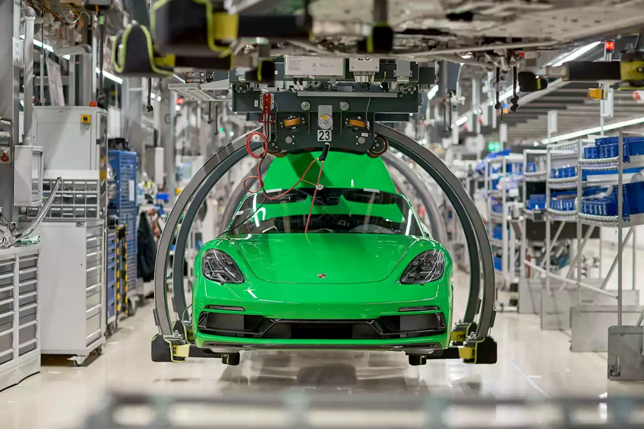 Porsche adds second 718 production line