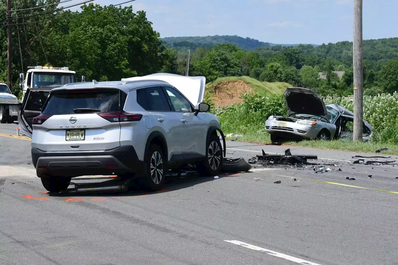 1 driver dies after 3-vehicle wreck in Warren County, authorities say