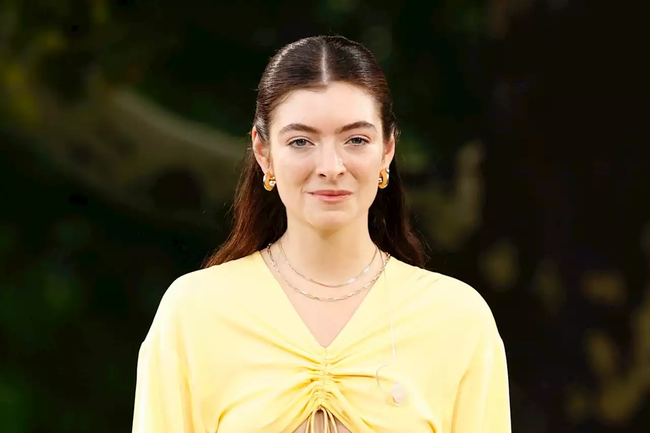 Lorde Calls Bad 'Solar Power' Reviews 'Painful'