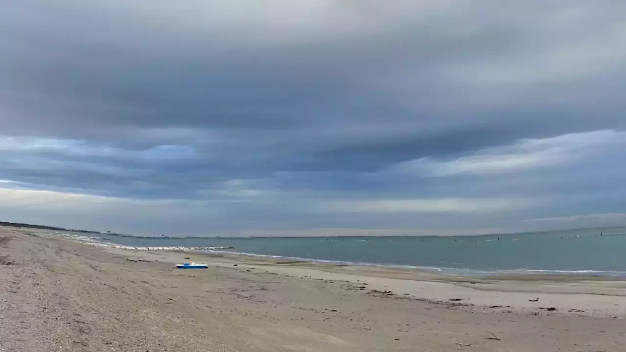 A 82 anni si getta in mare per soccorrere quattro bambini in difficoltà: annega dopo averli salvati