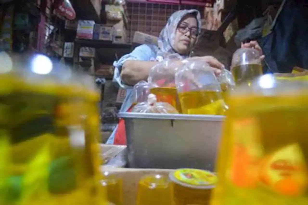 Beli Minyak Goreng Pakai PeduliLindungi Hanya Persulit Masyarakat