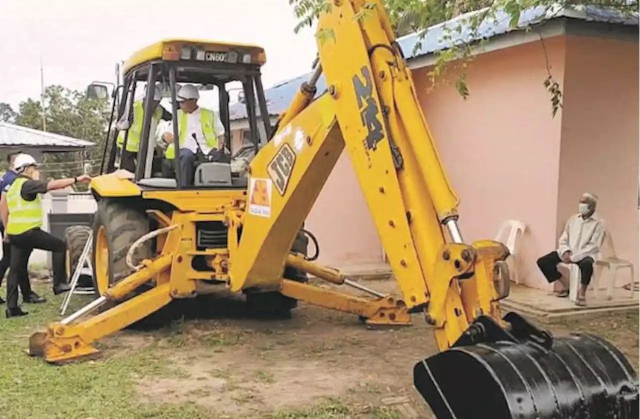 Amaran kerajaan negeri kepada kontraktor