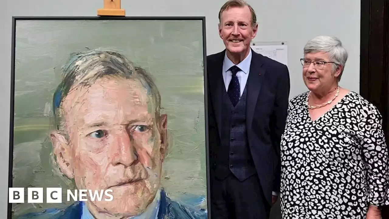 David Trimble portrait unveiled at Queen's University