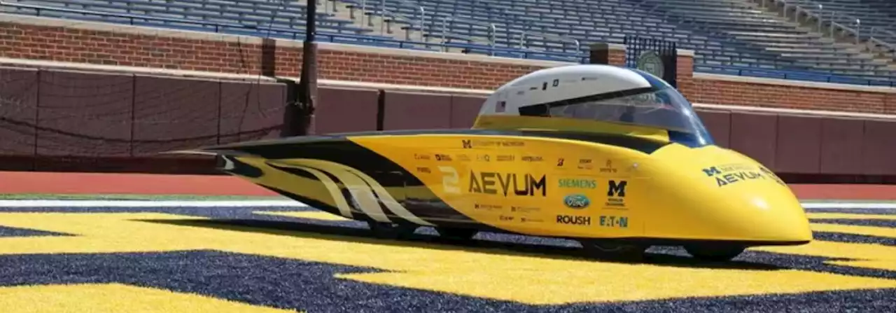 University of Michigan Reveals 'Aevum' Solar Racecar