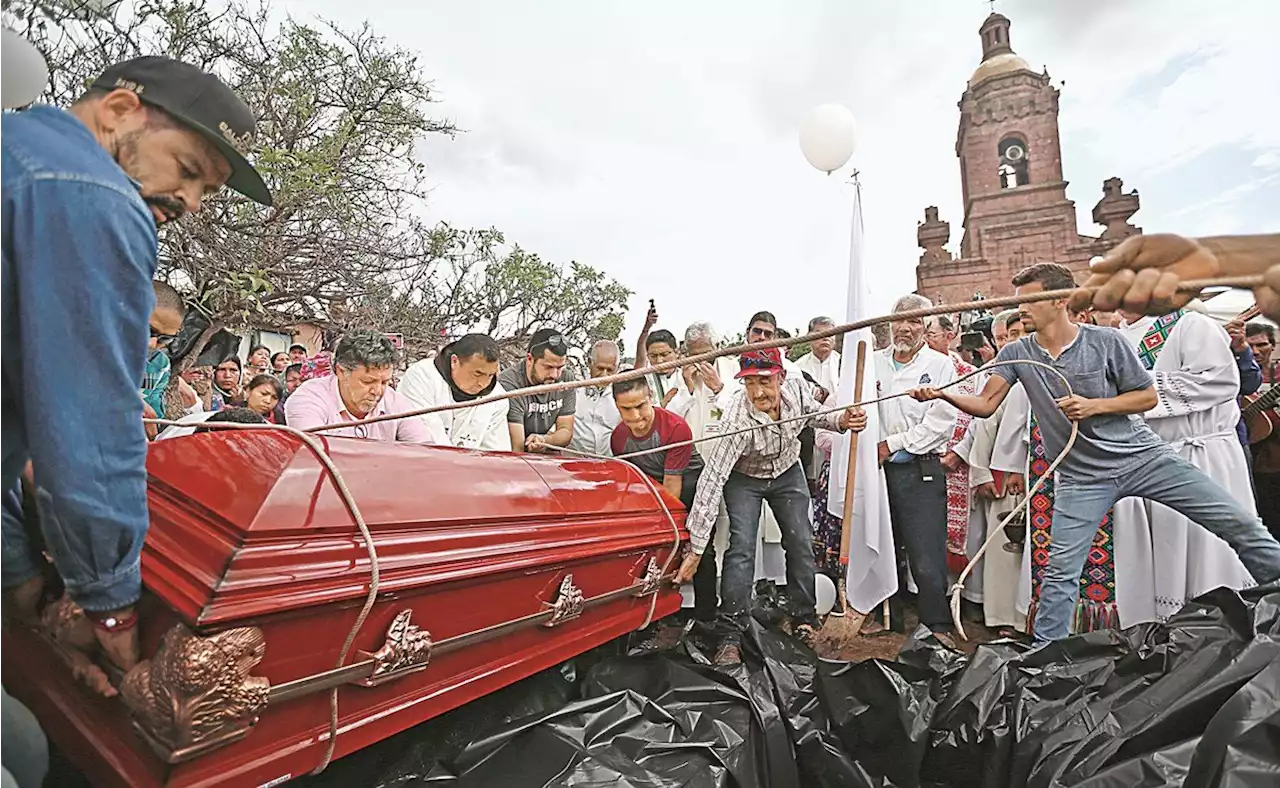 El clamor ante el ataúd de los jesuitas: “que su muerte sea un motivo de esperanza”