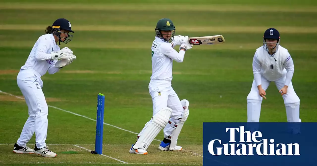 Marizanne Kapp leads South Africa fightback against new-look England