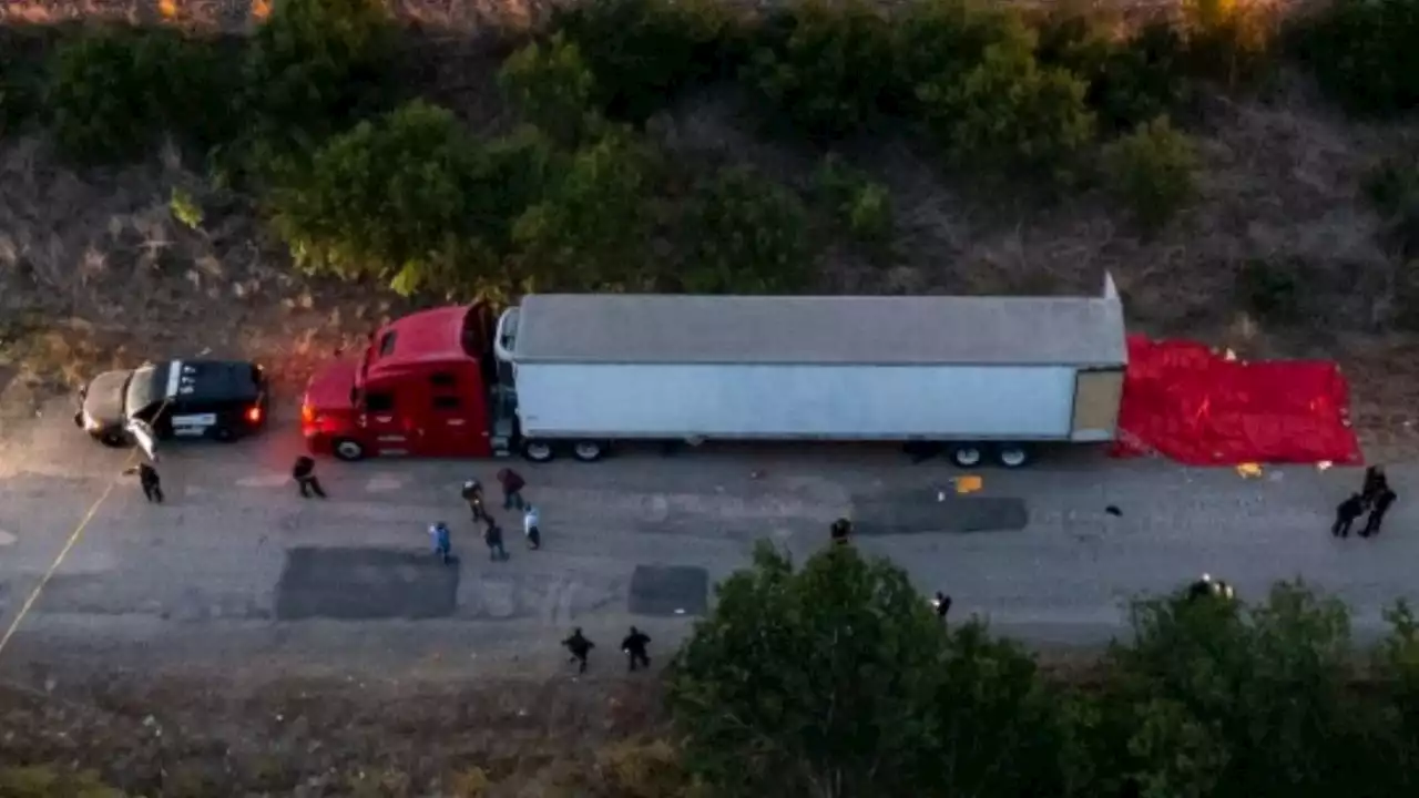 Robaron su matrícula y la usaron en el tráiler donde murieron 50 migrantes en Texas: ahora lo están amenazando