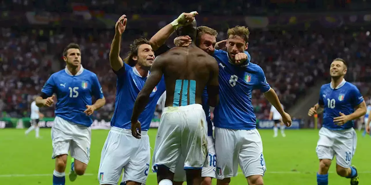 Sono passati dieci anni da quel gol di Balotelli contro la Germania | Flashes - Il Post