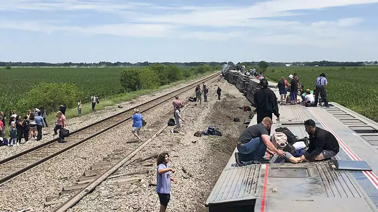 3 killed, dozens hurt in Amtrak train crash in Missouri