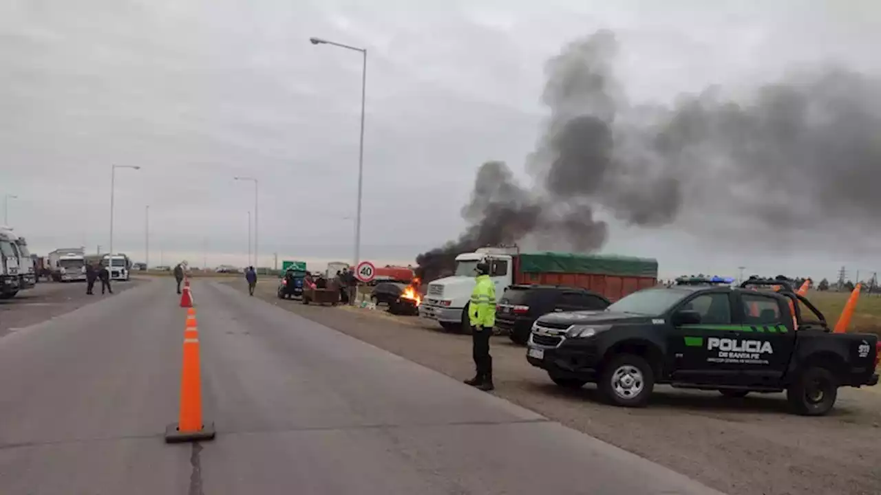 En Santa Fe se reanudaron los cortes de rutas por la falta de gasoil