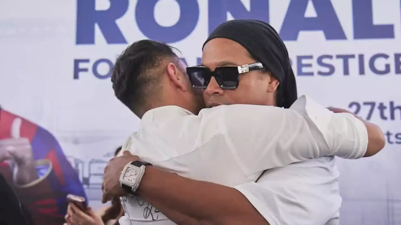 Foto Raffi Ahmad Peluk Ronaldinho Sebelum Tinggalkan Indonesia Dibahas Netizen: Udah Bestie Aja Nih