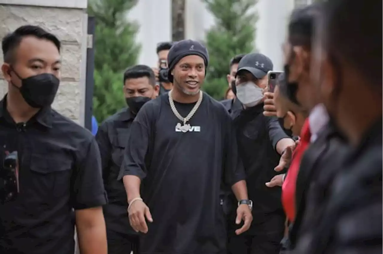 RANS Nusantara FC akan Namai Fasilitas Latihan Mereka Ronaldinho's Field