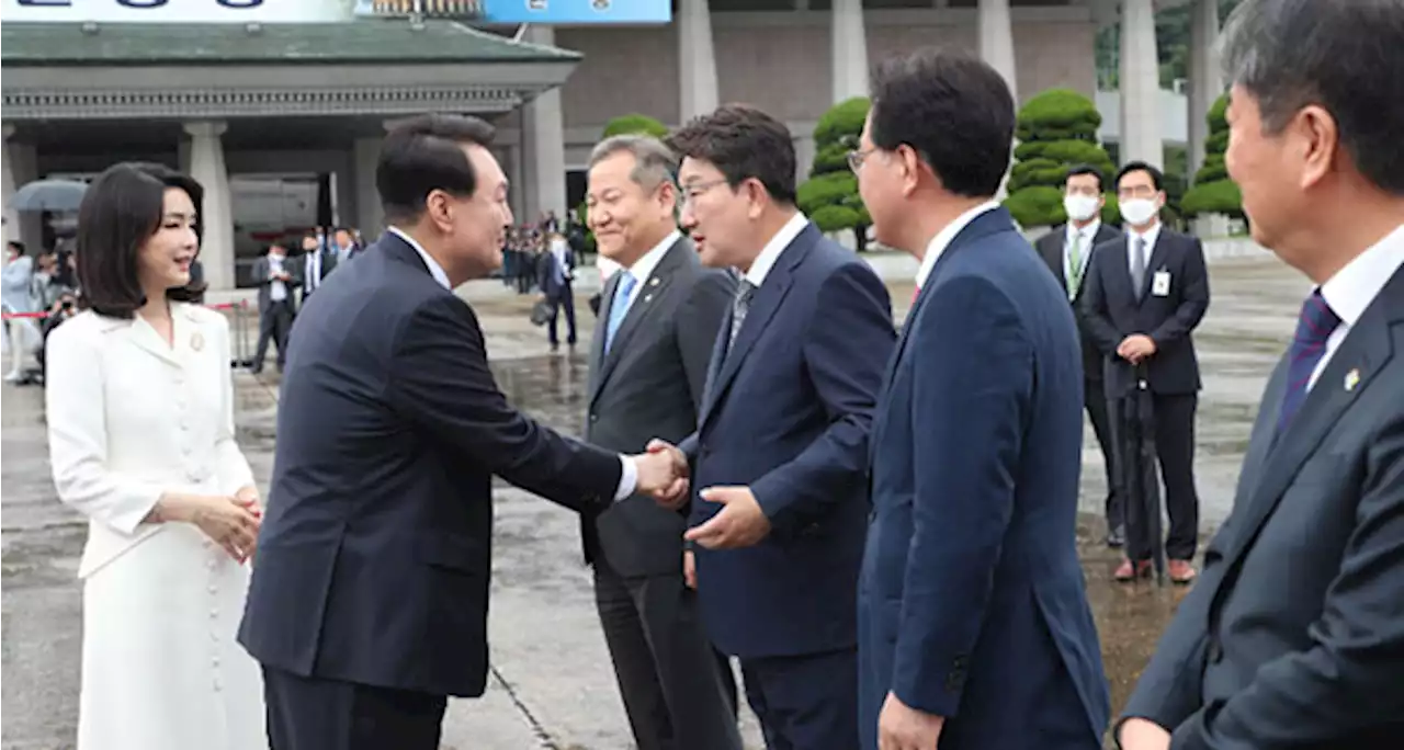 박홍근 '尹·권성동, 공항 말고 민생 체크인해야'…임시국회 강행