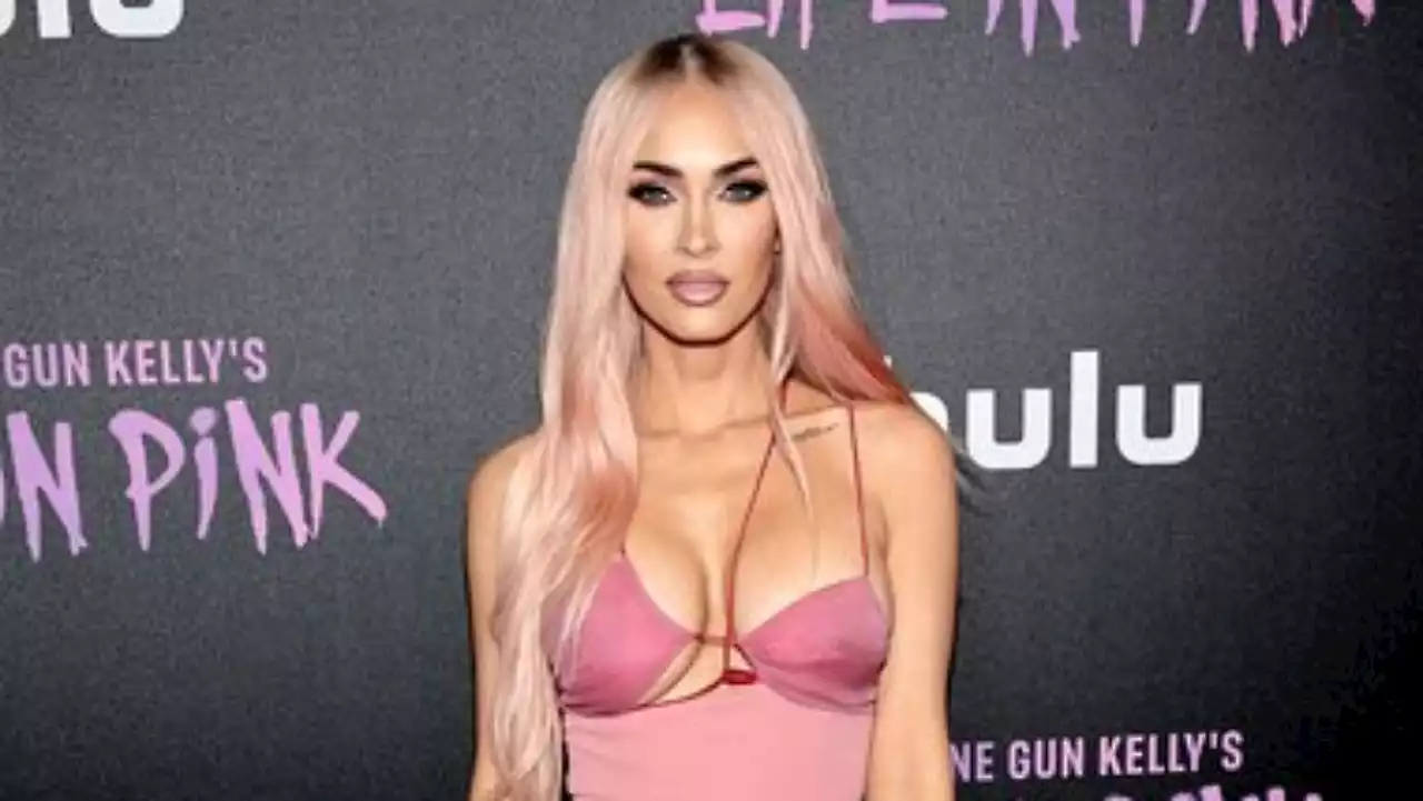 Megan Fox präsentiert neuen Barbie-Look