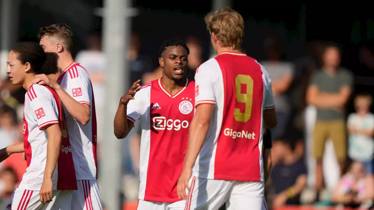 Ajax wint in officieus debuut Schreuder met 3-0 van SV Meppen