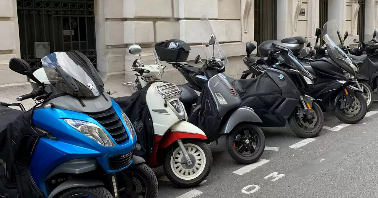 Paris to charge riders of gasoline-fueled motorbikes for parking