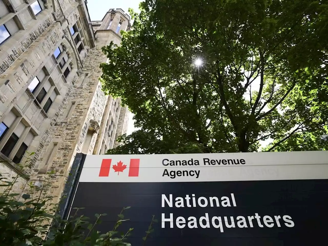 Non-compliance costing CRA at least $18.1 billion, new 'tax gap' report finds