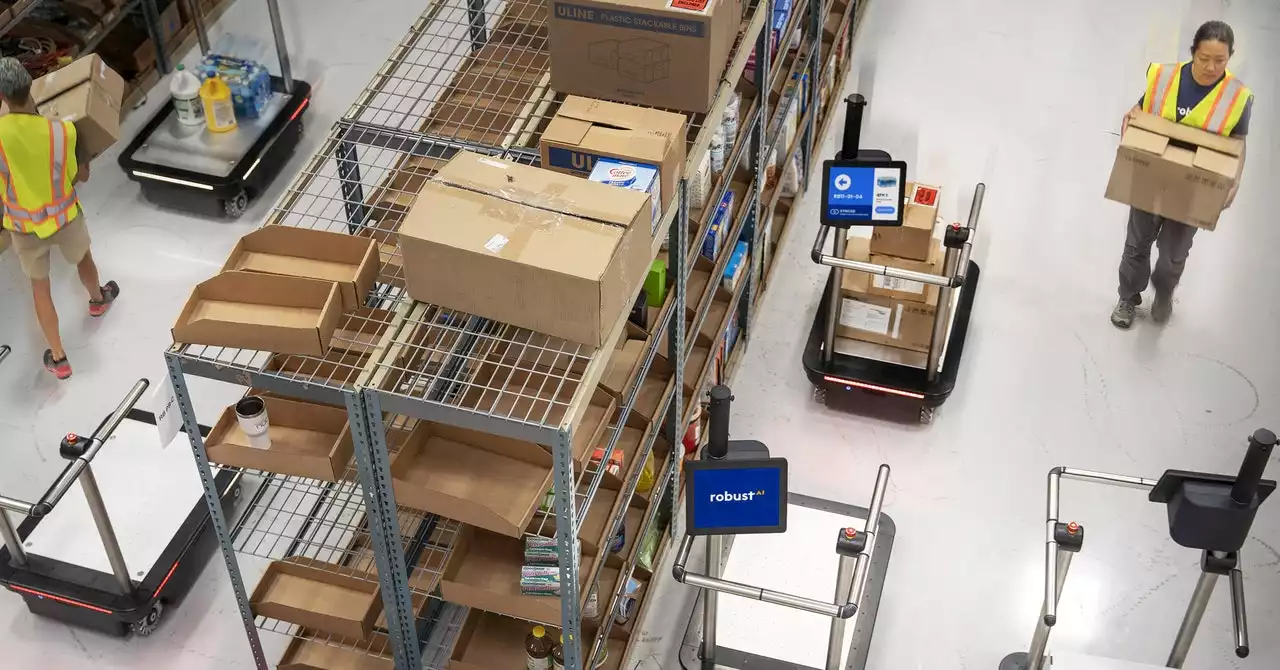 This Warehouse Robot Reads Human Body Language