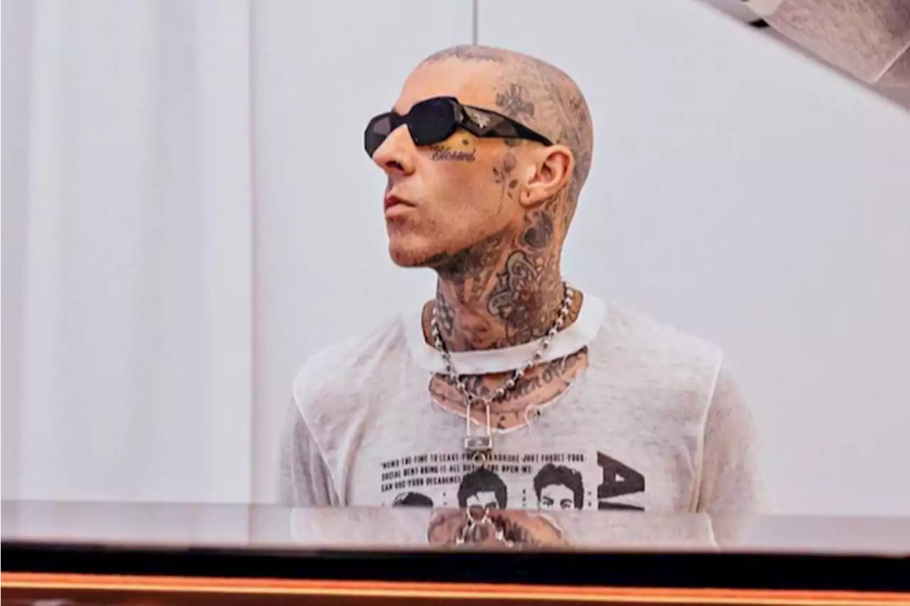 Travis Barker dikabarkan dirawat di rumah sakit