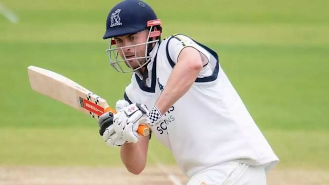 Sibley ton aids Bears fightback against Northants