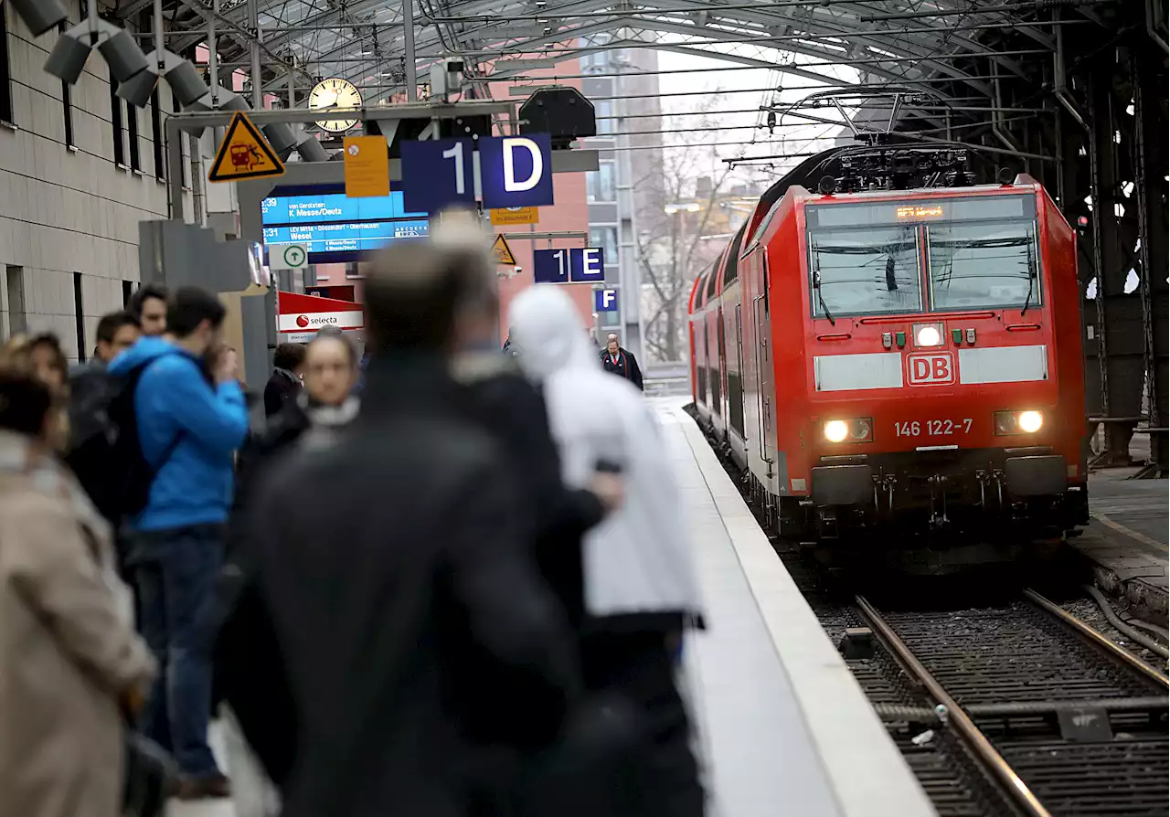 Nahverkehr - Linke und Sozialverband: 9-Euro-Ticket soll verlängert werden