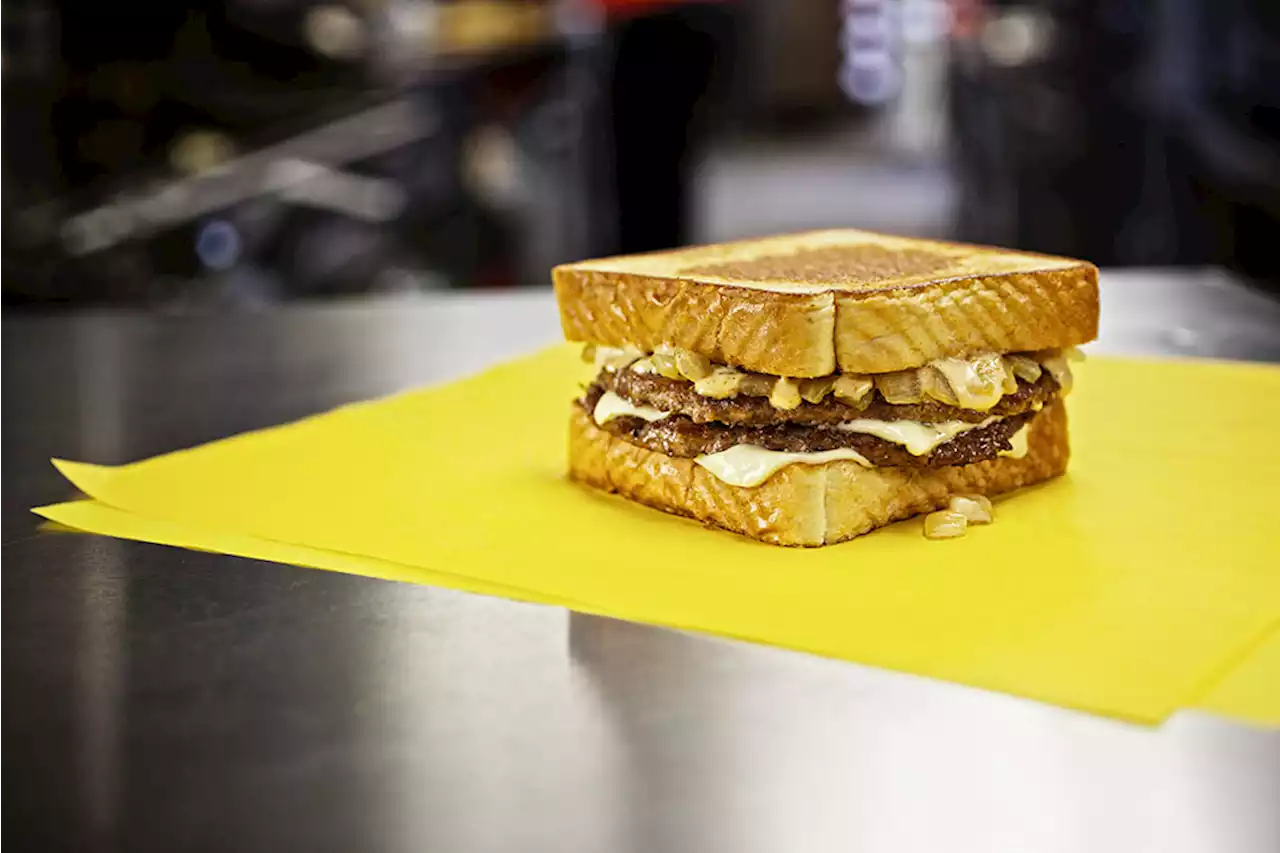 A TikTok food hack promises a cheaper Whataburger Patty Melt. But it's not working right now.