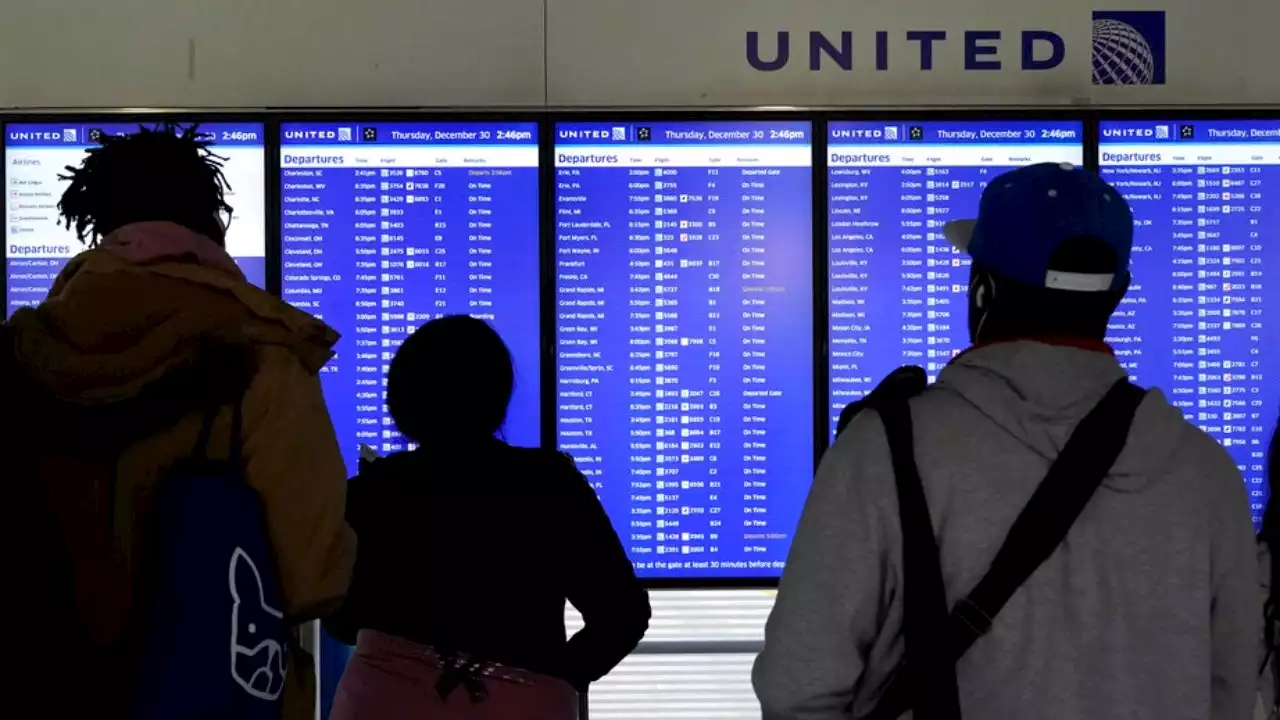 Fourth of July travel: Over 2K flights already disrupted Wednesday