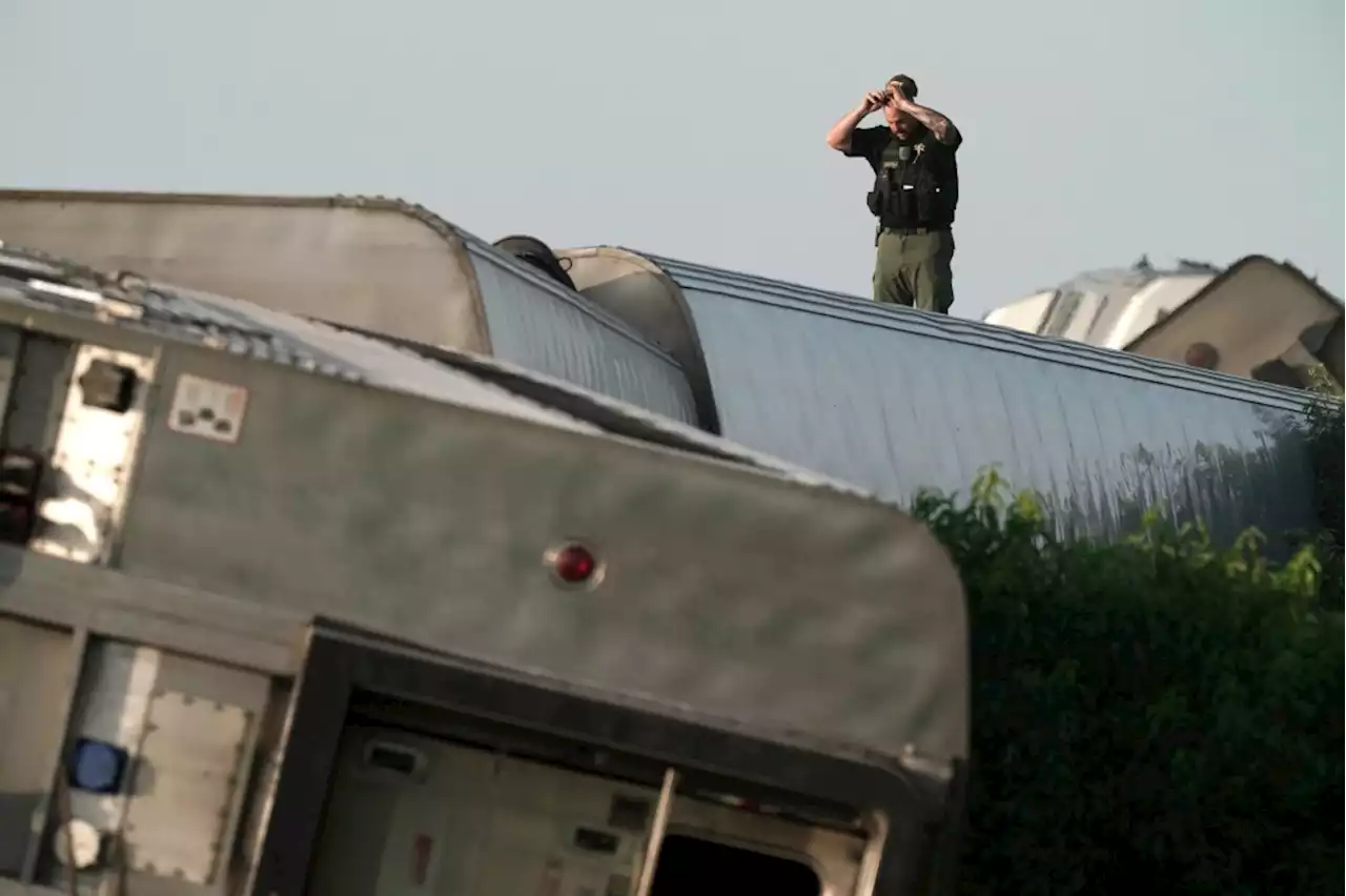 Death toll rises to 4 in LA-to-Chicago Amtrak derailment