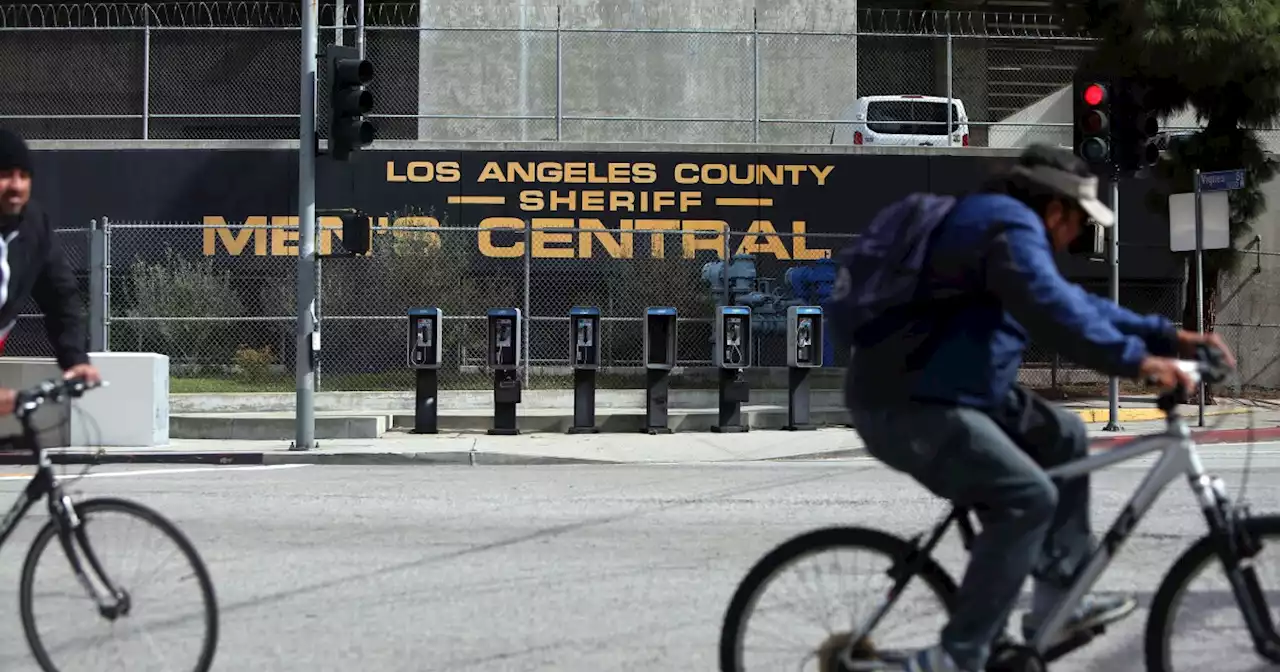 Op-Ed: Make the L.A. County courts' emergency zero-bail policy permanent