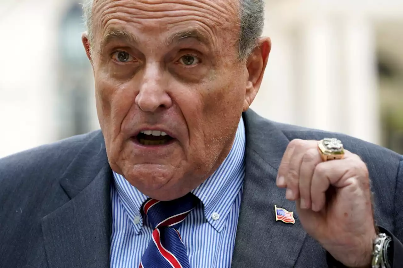 NYC mayor: Investigate Giuliani for ‘false’ assault claim