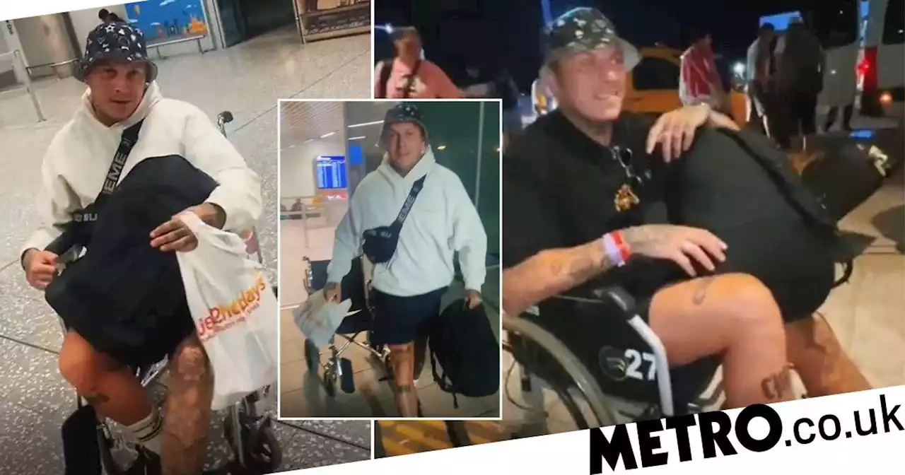 Selfish tourist pretended he needed wheelchair to skip two-hour airport queue