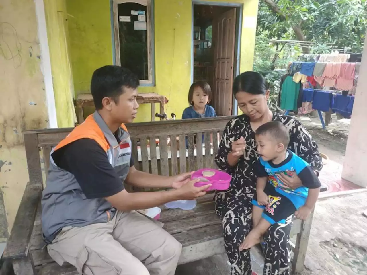 Rumah Zakat Lakukan Pendampingan dengan Mengunjungi Baduta Terindikasi |em|Stunting|/em| |Republika Online