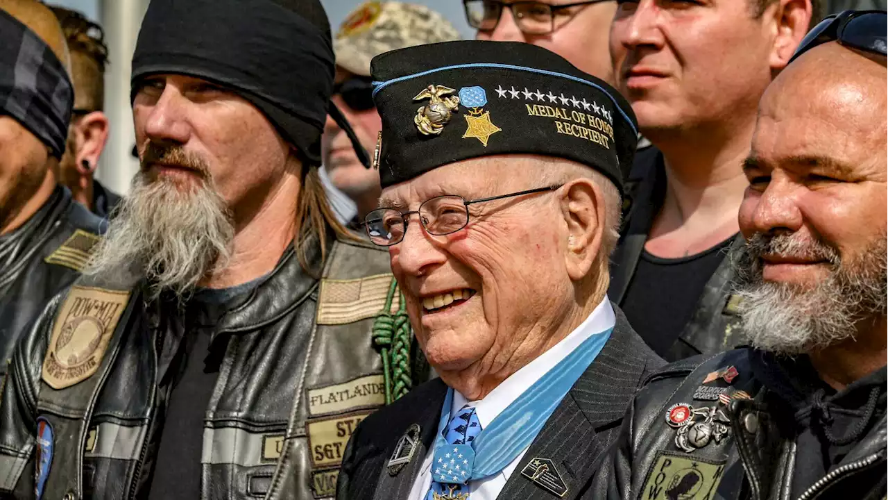 Last remaining WWII Medal of Honor recipient dies at 98