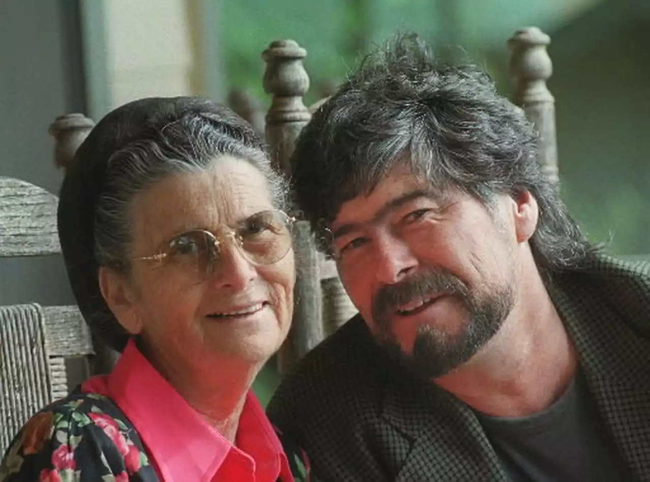 Martha Owen, mother of Alabama frontman Randy Owen, dies at 90; weekend concerts postponed