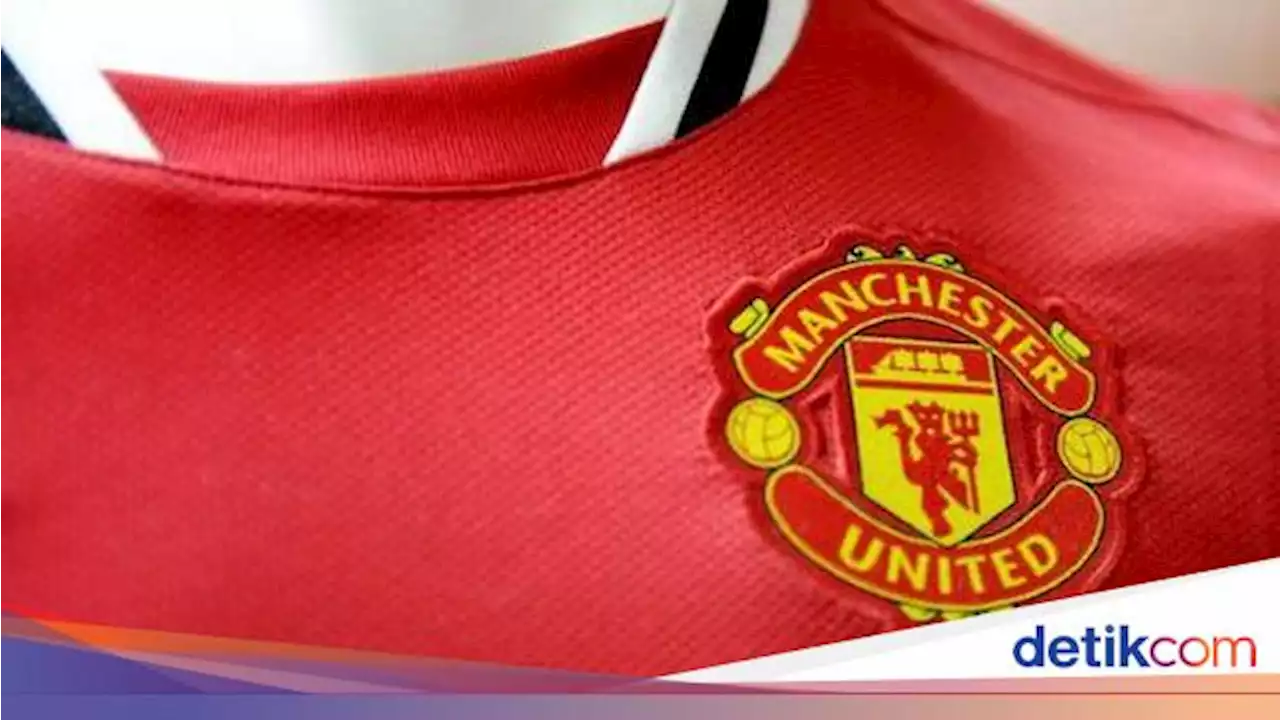 10 Pembelian Terburuk MU di Abad ke-21